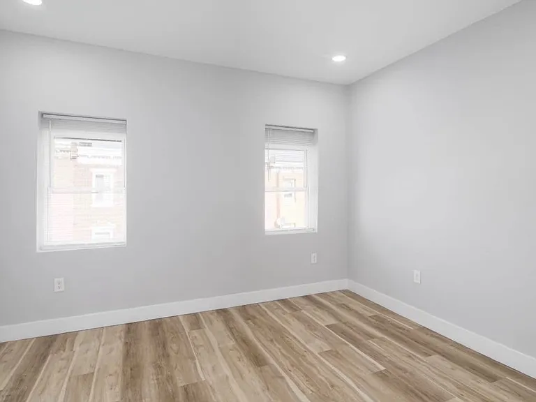 23 E Silver St #2 — Photo 7