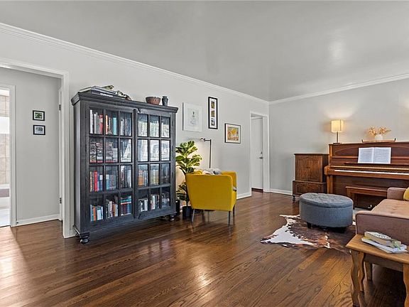5th image of 5205 W 71st St