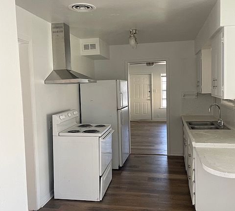3rd image of 800 Leeper Dr