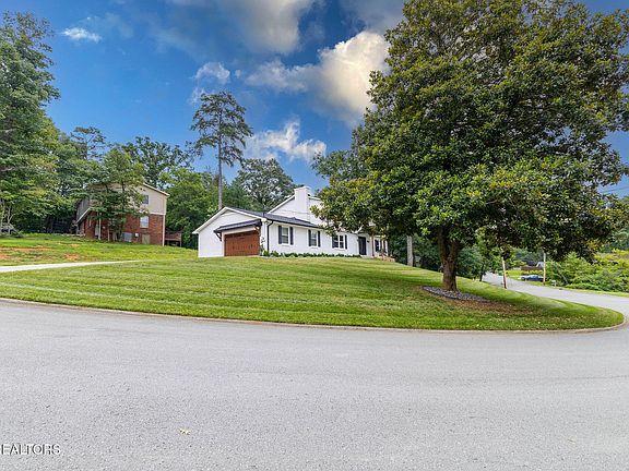 3rd image of 1914 Northwood Dr