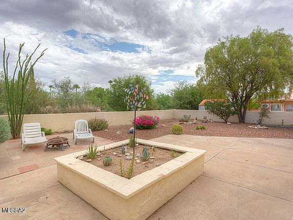 3rd image of 175 E El Valle