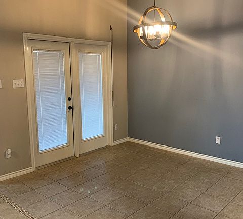 5th image of 6026 Shelburne Dr