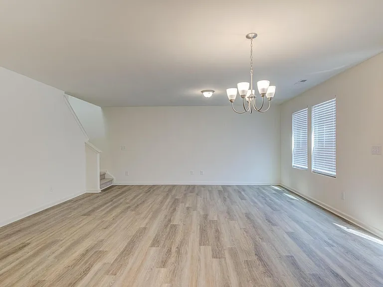 2820 Killian Ct — Photo 10