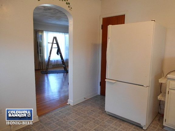 3rd image of 333 Lincoln St