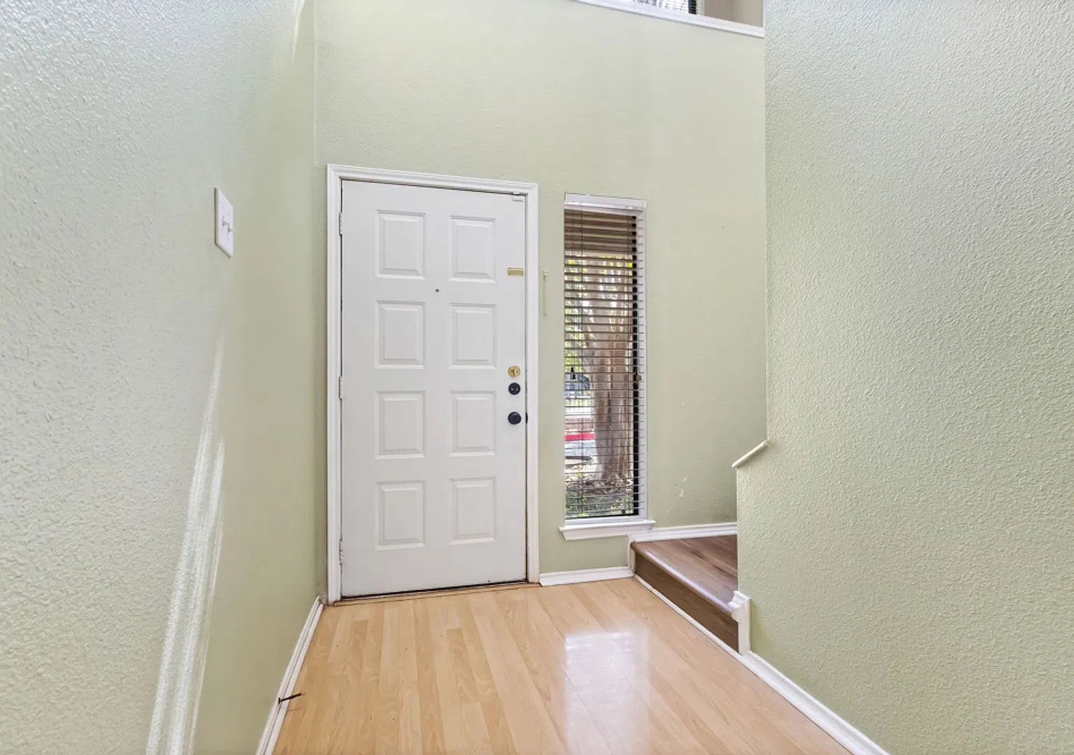 2 Bedroom 2.5 Bath in the Post Oak Subdivision — Photo 4