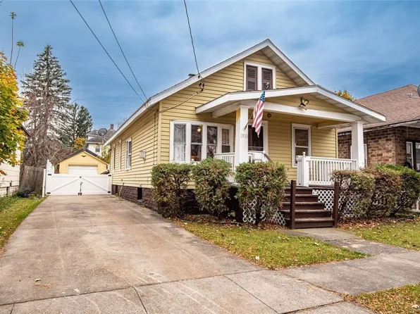 1313 Oak St, Utica, NY 13502