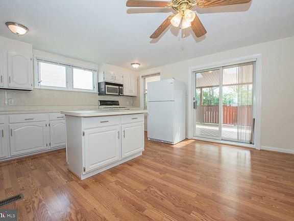4th image of 739 Crescent Dr