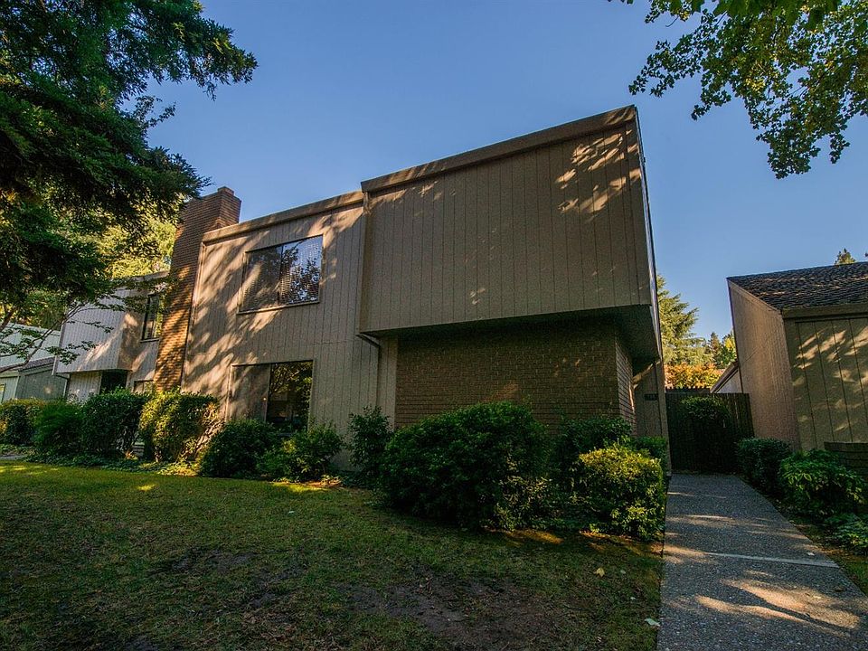 2nd image of 715 Dunbarton Cir