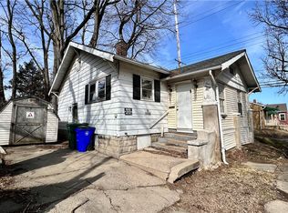 425 N 18th St, Decatur, IL 62521