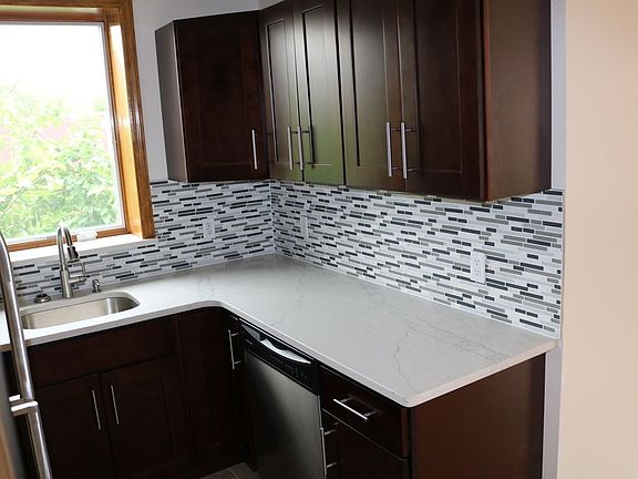 5th image of 76 Coffey St #1