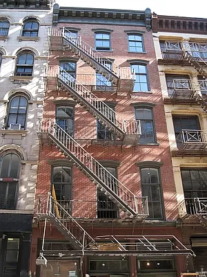 Rented by OFFICIAL | media 17