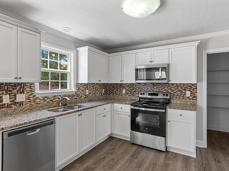 609 Brighton Cir — Photo 13