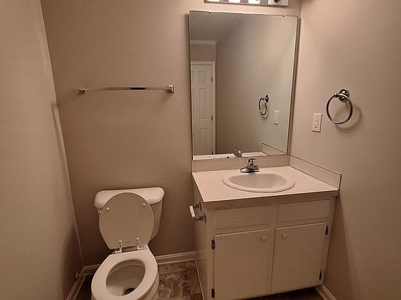 3rd image of 2370 Vineyard Dr APT K3