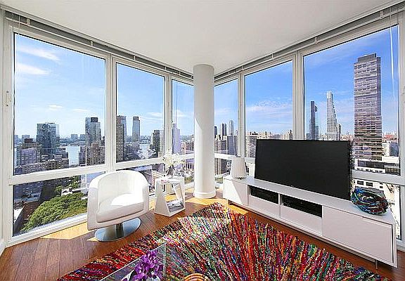 3rd image of 160 W 62nd St APT 28G
