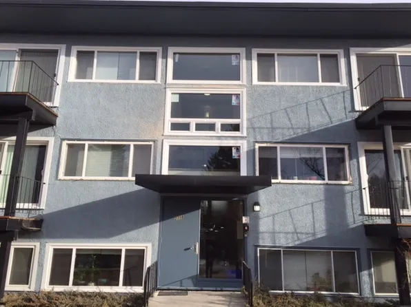 2718 40th St SW, Calgary, AB