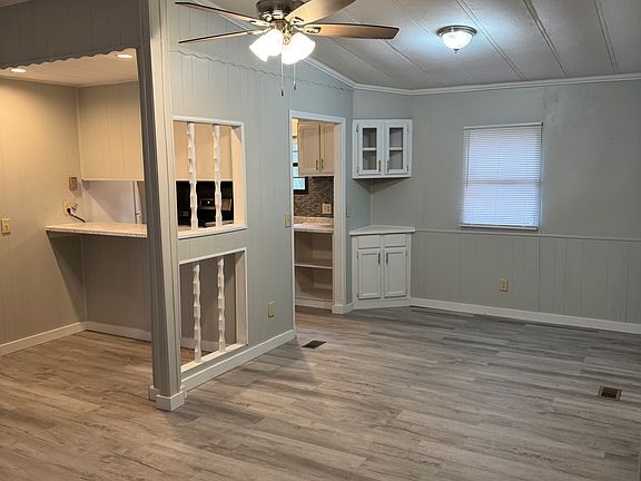 2nd image of 325 Beverly Loop
