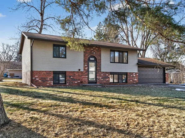 21306 Heath Ave N, Forest Lake, MN 55025