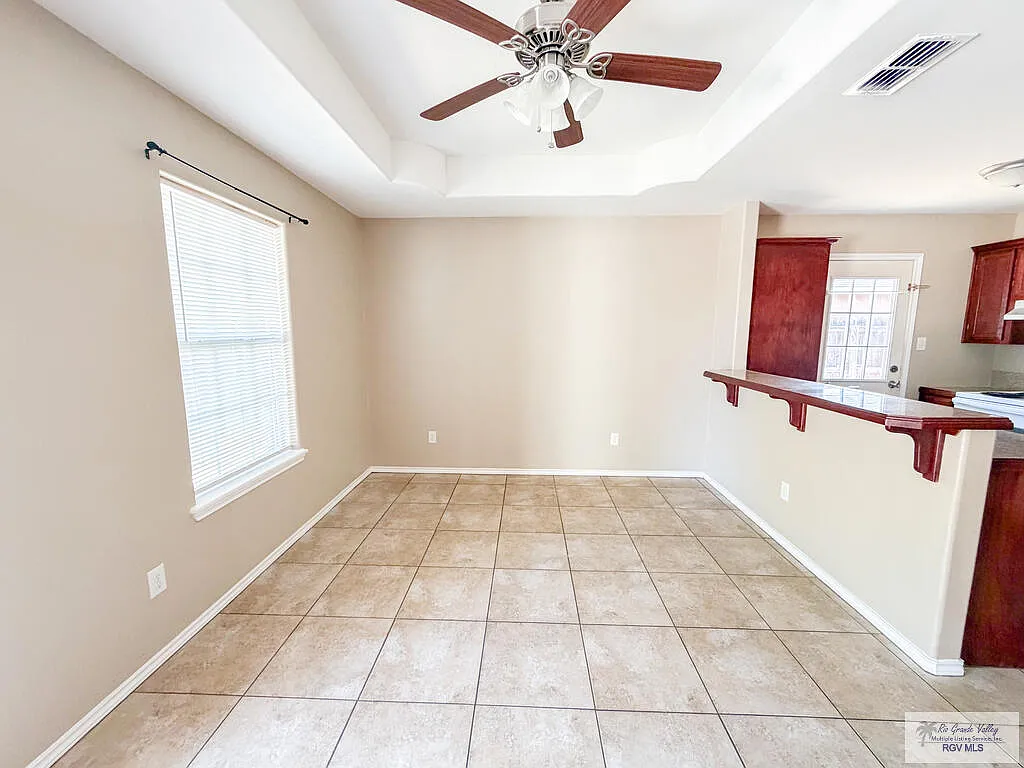 1 bed, 1.0 bath, 630 sqft, $775 — Photo 2