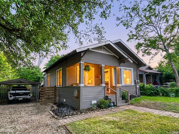 2nd image of 608 E MISTLETOE AVE