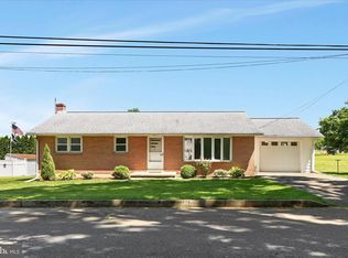 34 Locust Ln, Lebanon, PA 17042