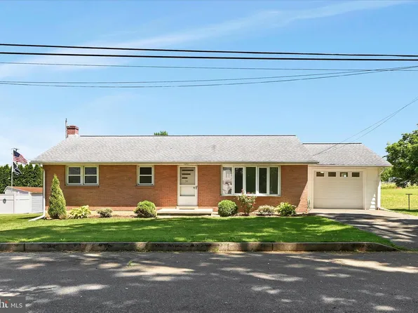 34 Locust Ln, Lebanon, PA 17042