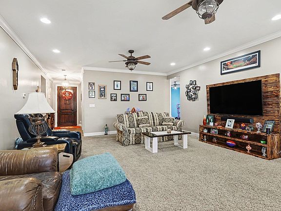 4th image of 524 Dillon St