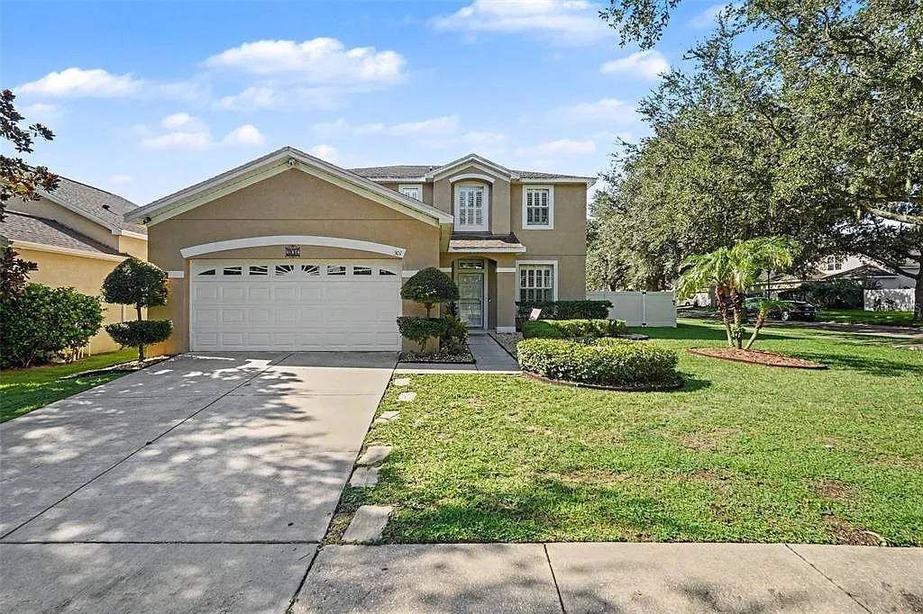4 bed, 2.5 bath, 2530 sqft, $3,000 — Photo 1
