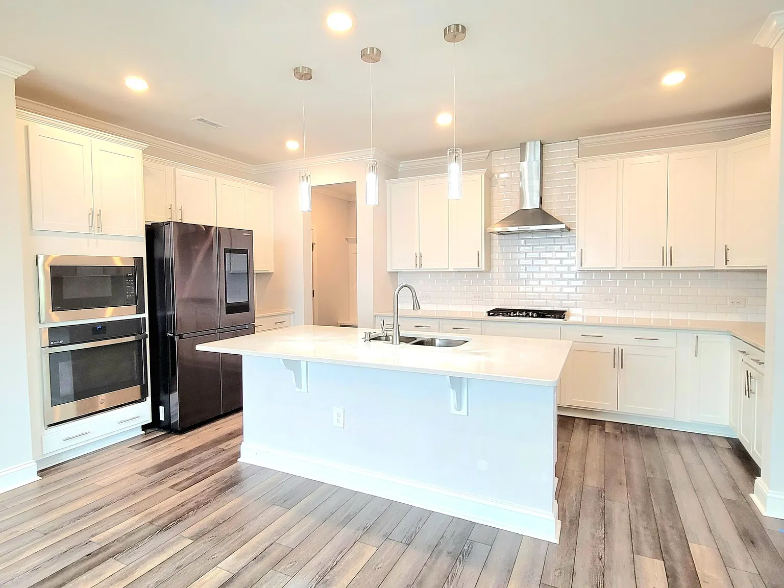 4 bed, 3.5 bath, 2765 sqft, $2,499 — Photo 4