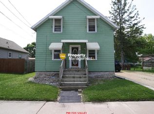 863 1st St #1/2, Menasha, WI 54952