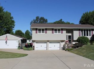 7505 W Lancaster Rd, Peoria, IL 61607