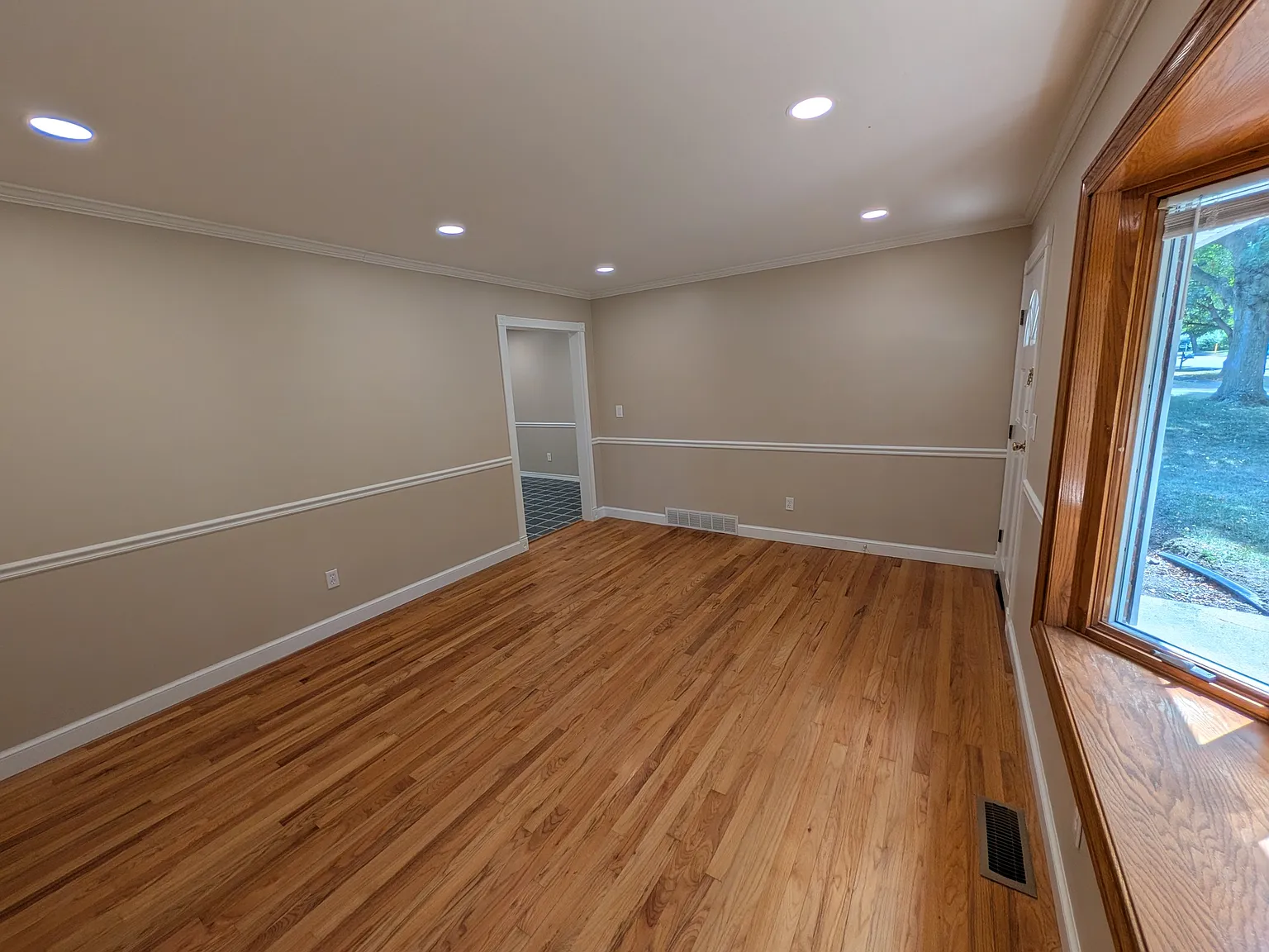 3315 Fernwood Ave — Photo 3