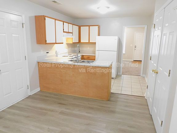 5th image of 3211 N Ohenry Blvd