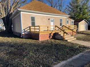 100 S West St, Sadorus, IL