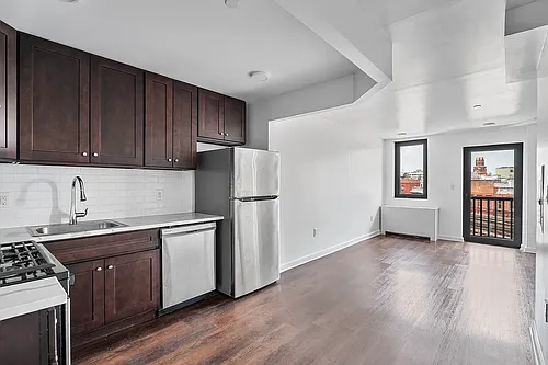 864 Willoughby Ave #4B Photo 1 864 Willoughby Ave #4B Photo 1