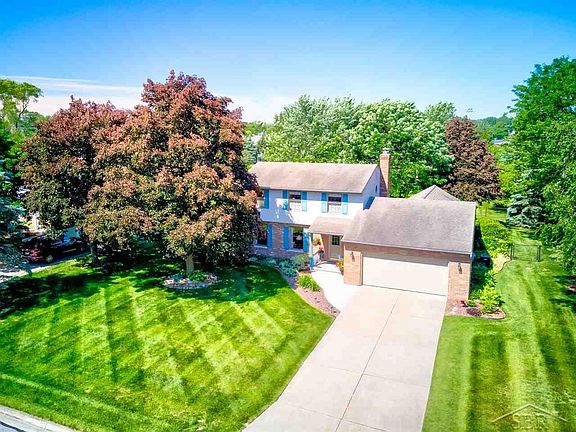 3rd image of 3159 Wintergreen Dr W