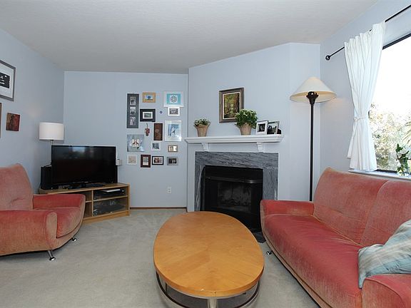 3rd image of 340 Grand Blvd APT 11
