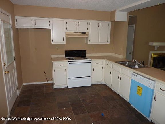 4th image of 7290 Northbrook Dr