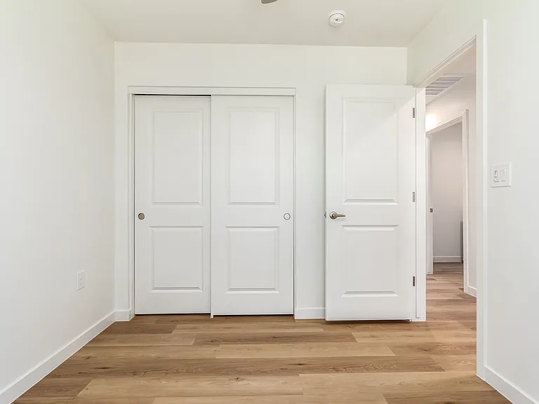 1818 W Earll Dr — Photo 16