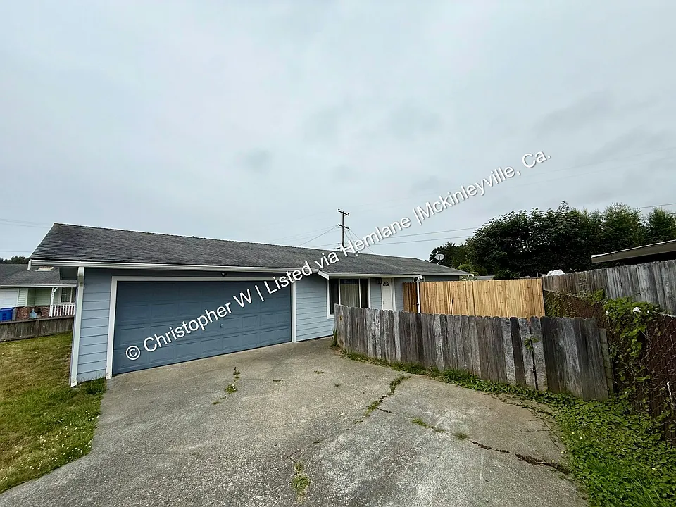 1229 Fernwood Dr