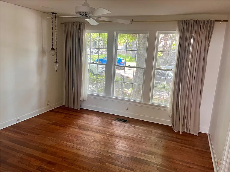 1610 Eva St — Photo 22