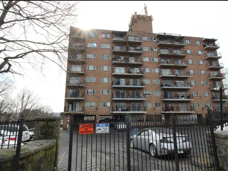 Building Photo 4