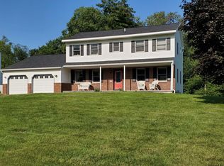 6 Temple Hls, Clifton Park, NY 12065