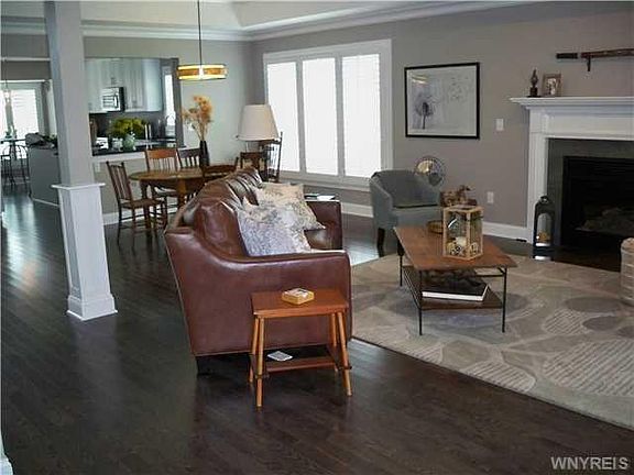 4th image of 8156 Laurel Park Ln