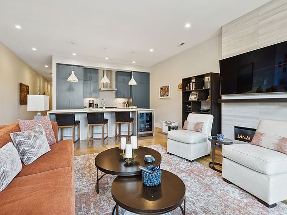 5th image of 2474 N Lincoln Ave Unit 3N