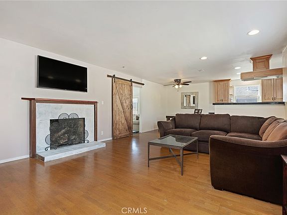 4th image of 124 Hastings Ave