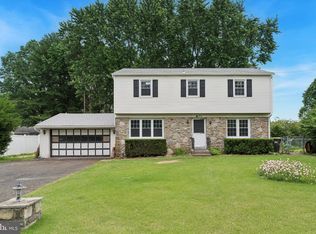 127 Meetinghouse Rd, Hatboro, PA 19040