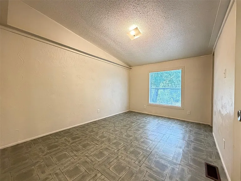 372 County Road 4450 — Photo 9