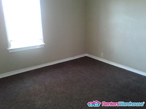 5th image of 1309 E 84th Ter