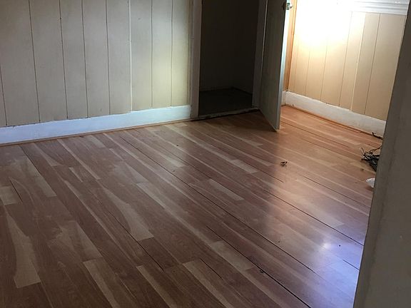 3rd image of 301 N Bromley Ave #2