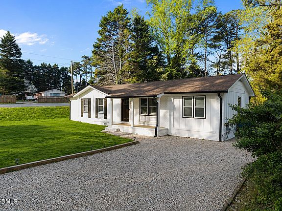 3rd image of 6901 Baywood Dr